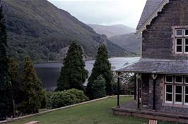 The picturesque setting of Bryn Gwynant hostel beside Llyn Gwynant