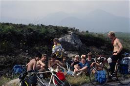 An American cyclist chats with us over lunch opposite Loch Bà