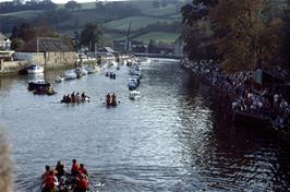 Crowds watching the finish from Vire Island at Totnes, viewed from Totnes Bridge