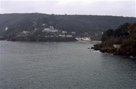 View back to South Sands on the way to Salcombe