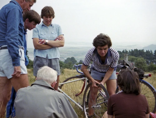 Lunch on North Hill. Oops—there goes another one. Robert: 'Now, all concentrate hard on repairing this puncture.'