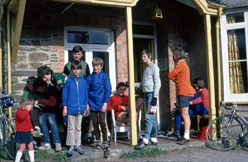 The group at Lynton youth hostel with two new friends from our dorm