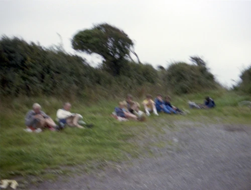 Lunch by the roadside on the approach to Noss Mayo